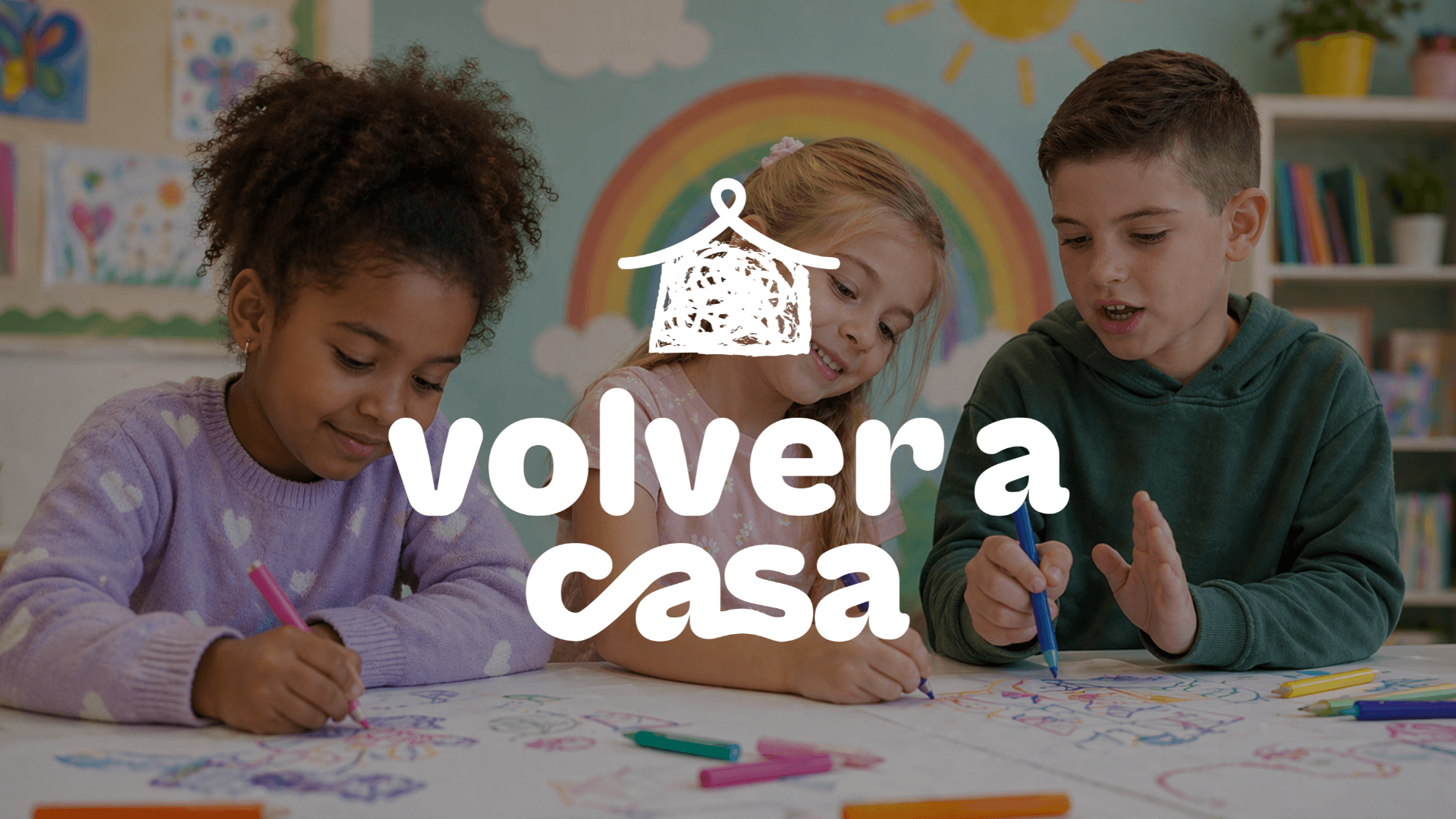 Niñas y niños dibujando juntos